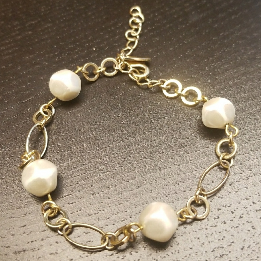 Pearl bracelet